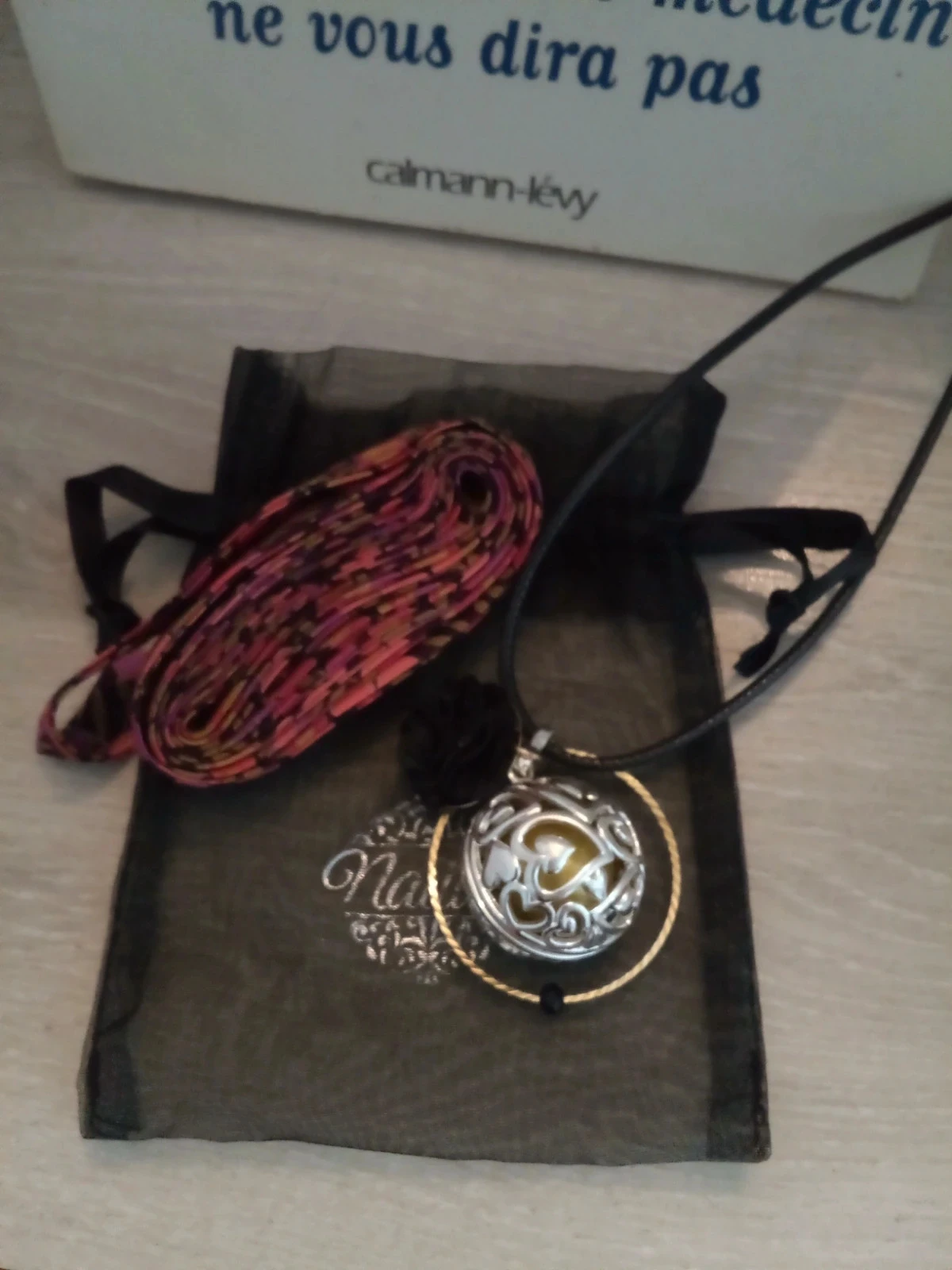 Bola future mom book + necklace set – photo 2
